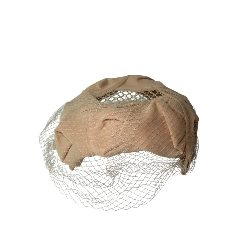 Pillbox Hat with Netting Vintage Beige Light Pink Retro Formal Headpiece Party - Picture 12 of 13